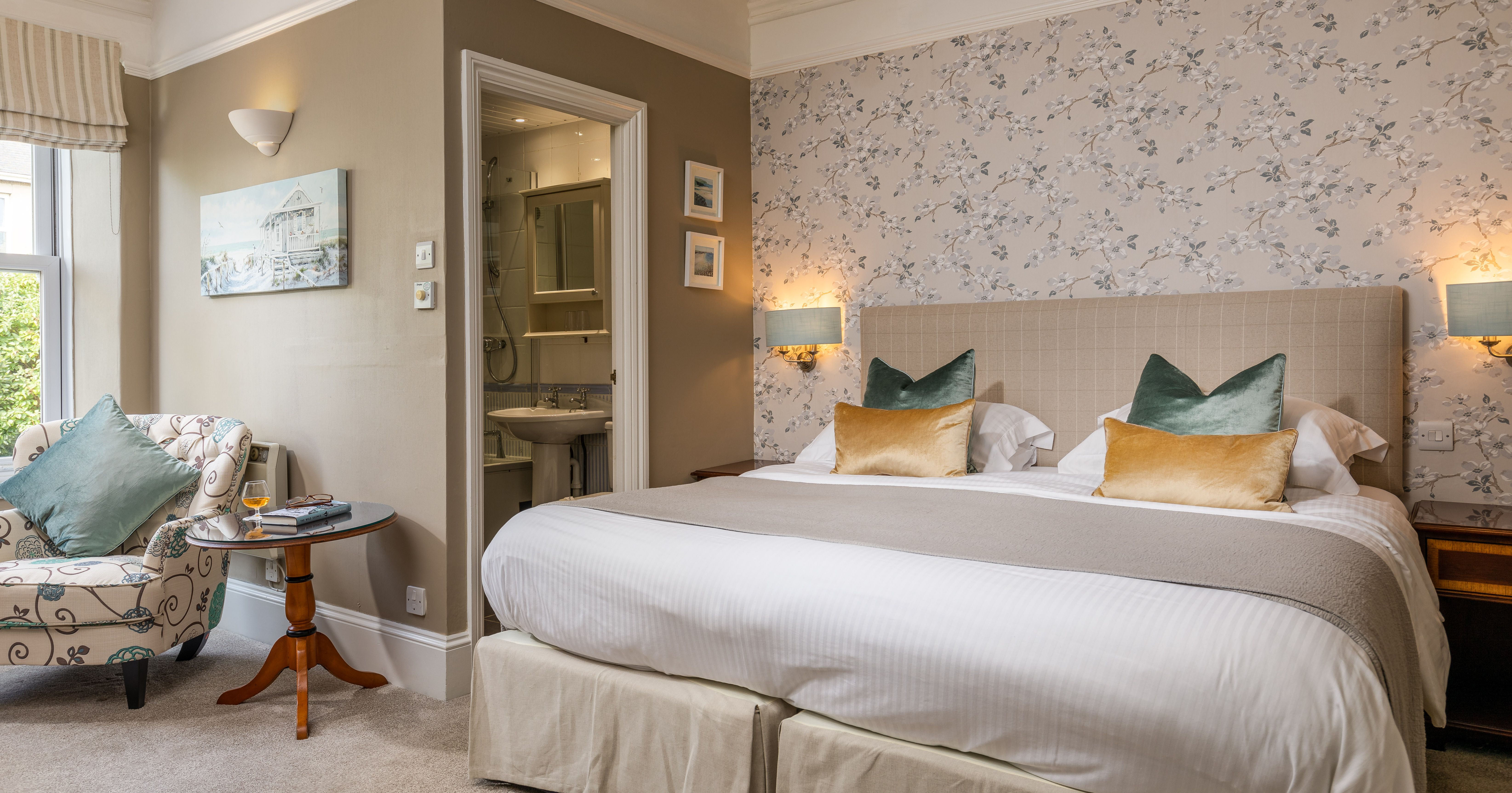 Large double bedroom