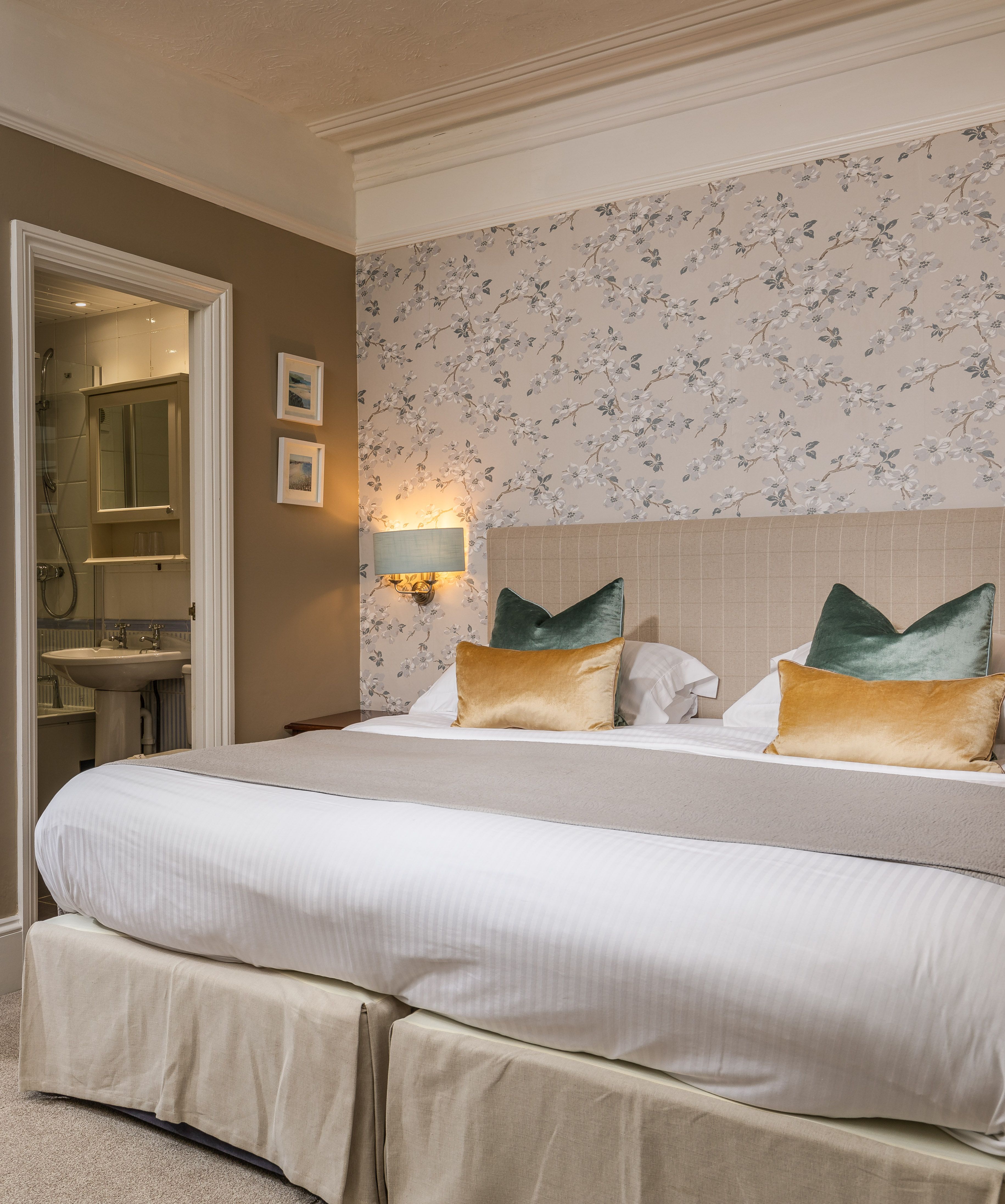 Large double bedroom